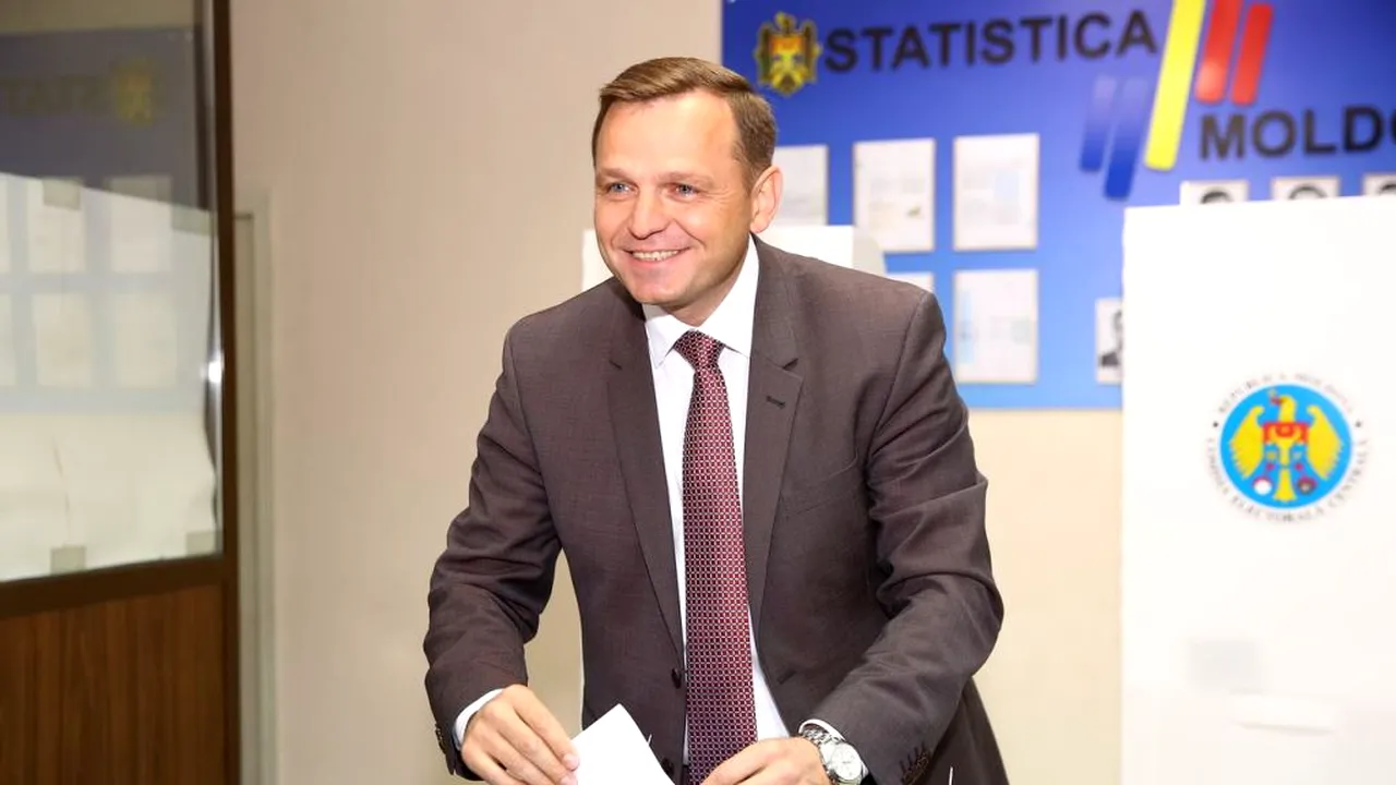 Trei partide anunţă că îl sprijină pe Andrei Năstase în turul doi al alegerilor pentru Primăria Chişinăului