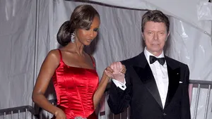 Văduva lui David Bowie va primi un premiu pentru recunoaşterea contribuţiei artistice şi umanitare | VIDEO