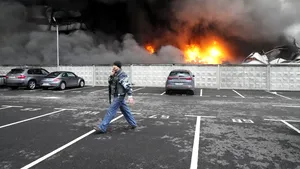 Războiul din Ucraina, ziua a 13-a. Rusia, acuzată de Ucraina că bombardează coridoarele umanitare. ONU anunţă cifre uriaşe ale refugiaţilor din calea războiului