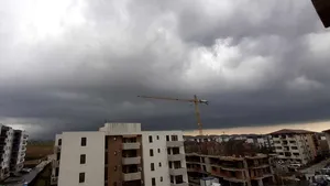 METEO. Prognoză specială pentru Bucureşti: Ploi şi temperaturi de până la 27 grade, până luni