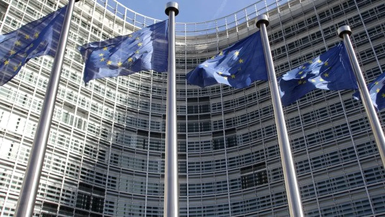 Comisia Europeană avertizează Ungaria asupra utilizării vaccinului anticoronavirus produs de Rusia