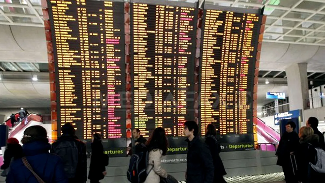 Aproximativ 2.000 de persoane, evacuate la aeroportul Roissy din cauza zăpezii de pe acoperiş