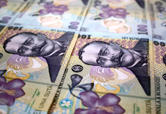 Salariul mediu în România scade în mai la 5.508 lei net, cu 139 lei mai puțin decât în aprilie