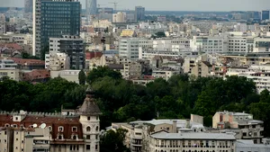 Economii pentru casă nouă. Preţul unui apartament în Bucureşti, calculat în salarii medii