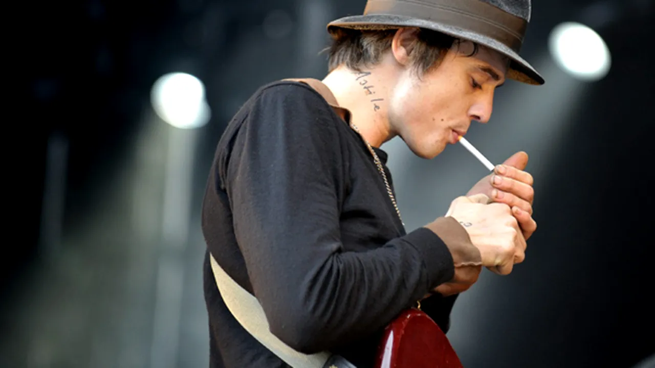 Pete Doherty, arestat şi anchetat pentru trafic de droguri