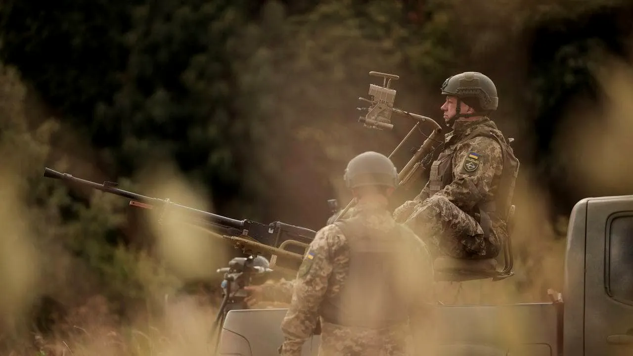 Război în Ucraina, ziua 608. Zelenski le-a vorbit greilor Europei / Şase drone ruseşti Shahed au fost anihilate în timpul nopţii / Începe evacuarea copiilor din Herson / Lei din Ucraina duşi în Marea Britanie via Polonia
