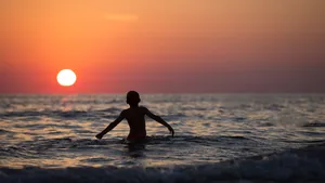 Cum să tratezi arsurile solare. Sfaturile dermatologilor care chiar funcționează