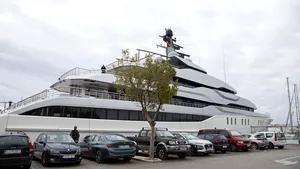 Spania caută în Palma de Mallorca un iaht de 120 de milioane de dolari deţinut de un oligarh rus

