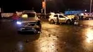 ACCIDENT în Capitală: Trei poliţişti şi un jandarm, la spital după ce autospeciala în care erau a fost lovită de o maşină 