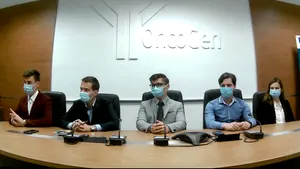 Vacanţa olimpicilor, în laboratorul Oncogen: tinerii studiază mutaţiile COVID-19. Prof. Păunescu: Cercetarea e cheia dezvoltării oricărei ţări