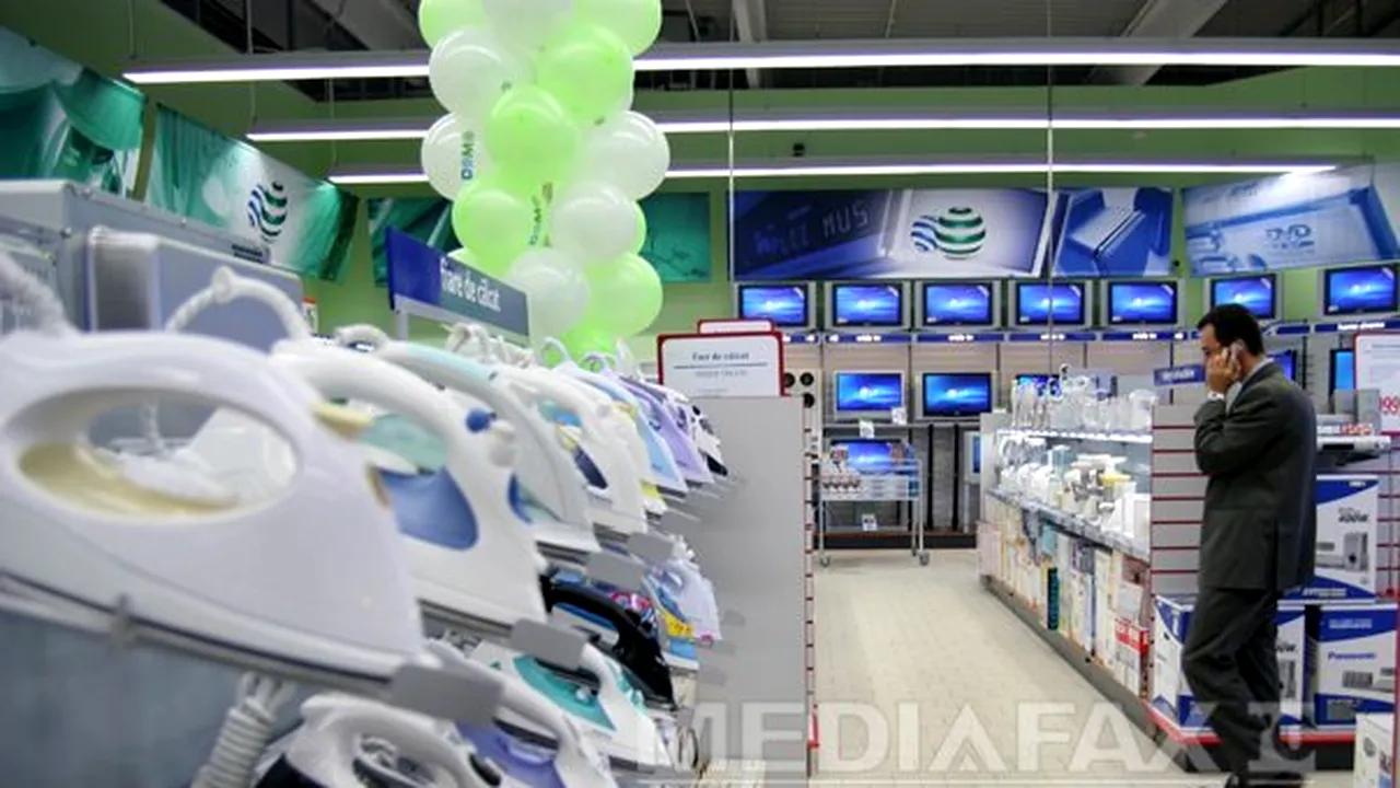 Domo şi Flanco pregătesc terenul pentru o tranzacţie. Împreună s-ar apropia de liderul Altex