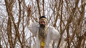 „Stegarul dac” a încercat să intre în sediul Palatului Cotroceni, apoi a blocat accesul în Guvern