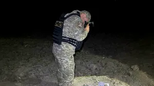 EXTERNE Ce au găsit polițiștii după explozia dronei din Moldova. Crater de 2 metri și fragmente ale unui motor turbo-reactiv