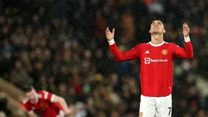 Omicron ia cu asalt Premier League? Meciurile echipelor engleze au început să fie amânate 