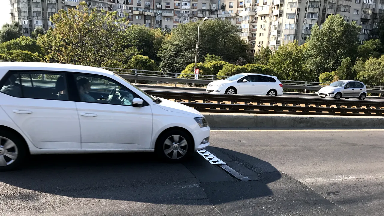 ACCIDENT în zona Podului Grant din Capitală. Patru maşini s-au ciocnit. Traficul este restricţionat 