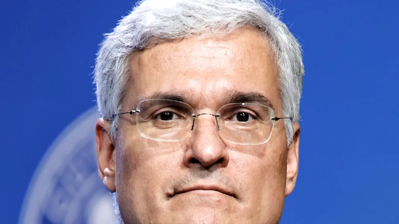 Ministrul Pîslaru face sesiune live pe Facebook pe Legea salarizării, după ce proiectul a fost respins de sindicate