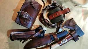 Obiectele din piele făcute de mâna meşteşugarilor sunt la mare căutare. Ce spune Ben Bruker, meşteşugar în Cluj