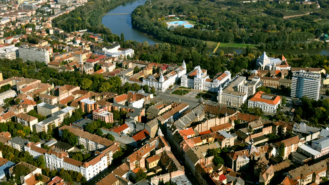 Centrele de informare turistică din Arad, de milioane de euro, stau închise - VIDEO