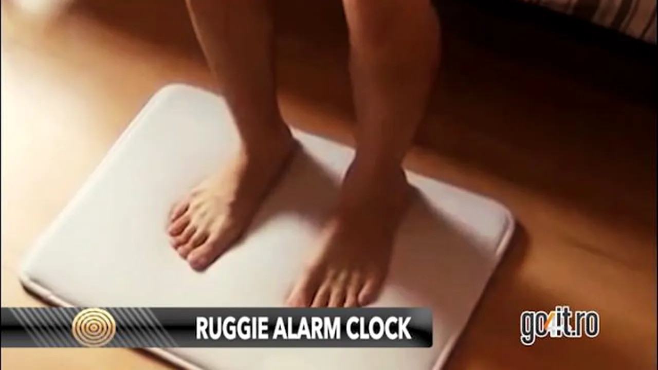 VIDEO Covorul cu ceas DEŞTEPTĂTOR. Ce trebuie să facă utilizatorul pentru a OPRI alarma