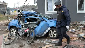 Războiul din Ucraina, ziua a 41-a. Explozii în mai multe oraşe. România declară zece diplomaţi ruşi persona non grata/ Crimele de război din Bucha stârnesc indignare. Jens Stoltenberg, NATO: „Moscova nu renunţă la ambiţiile privind Ucraina” / UE pregăteşte noi sancţiuni