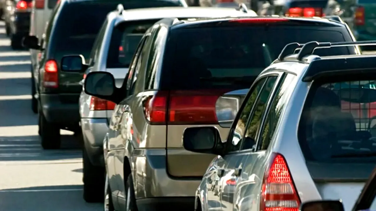 Proiect depus în Parlament pentru fluidizarea traficului: Regula fermoarului
