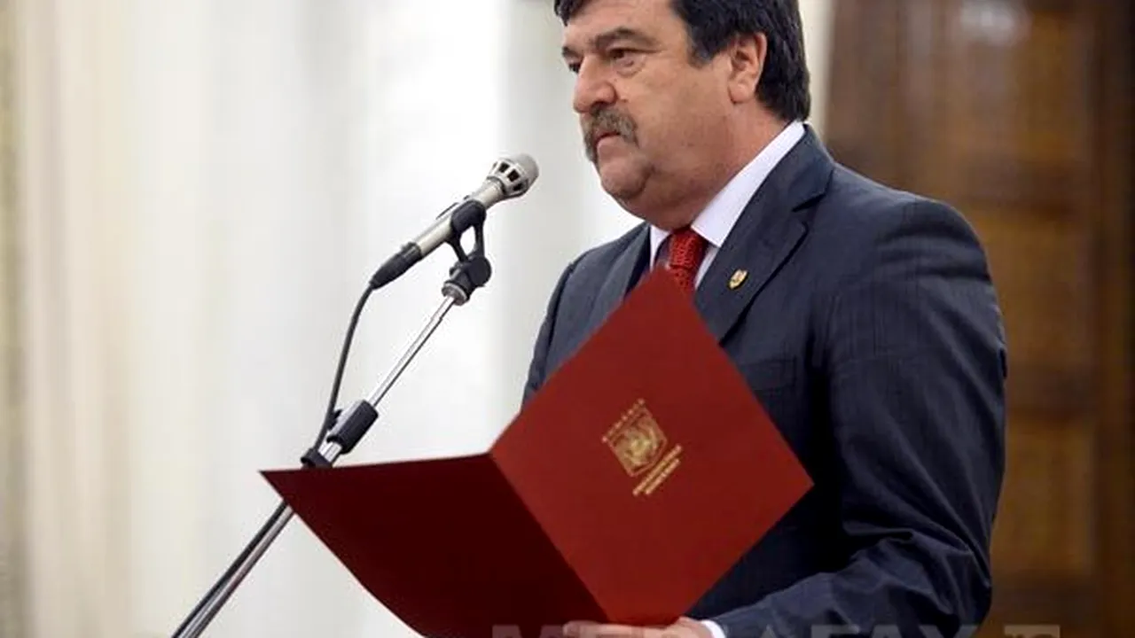 Toni Greblă a depus jurământul de învestitură în funcţia de judecător al CC. Băsescu: 