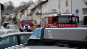 Un bărbat de 71 de ani, spulberat de o mașină în timp ce traversa strada, în Capitală
