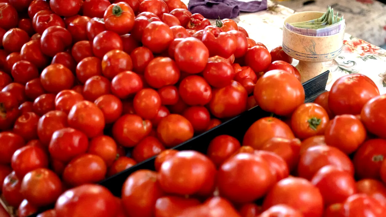 România, invadată de fructe și legume cu probleme din afara UE: peste 800 de camioane pe lună vin din Asia, multe cu nereguli fis­cale. Ce a descoperit Autoritatea Vamală Româ­nă