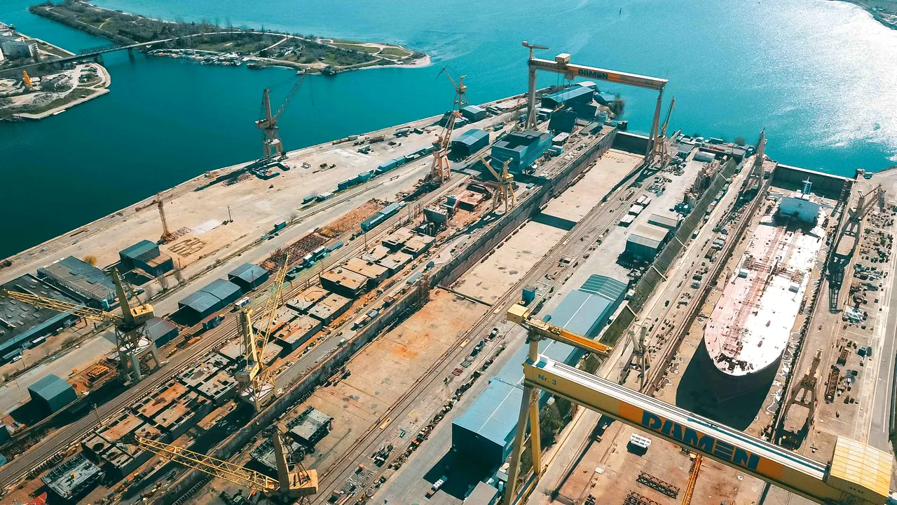 Şantierul Damen Mangalia caută 227 de sudori, lăcătuşi, mecanici, tubulatori şi alţi specialişti