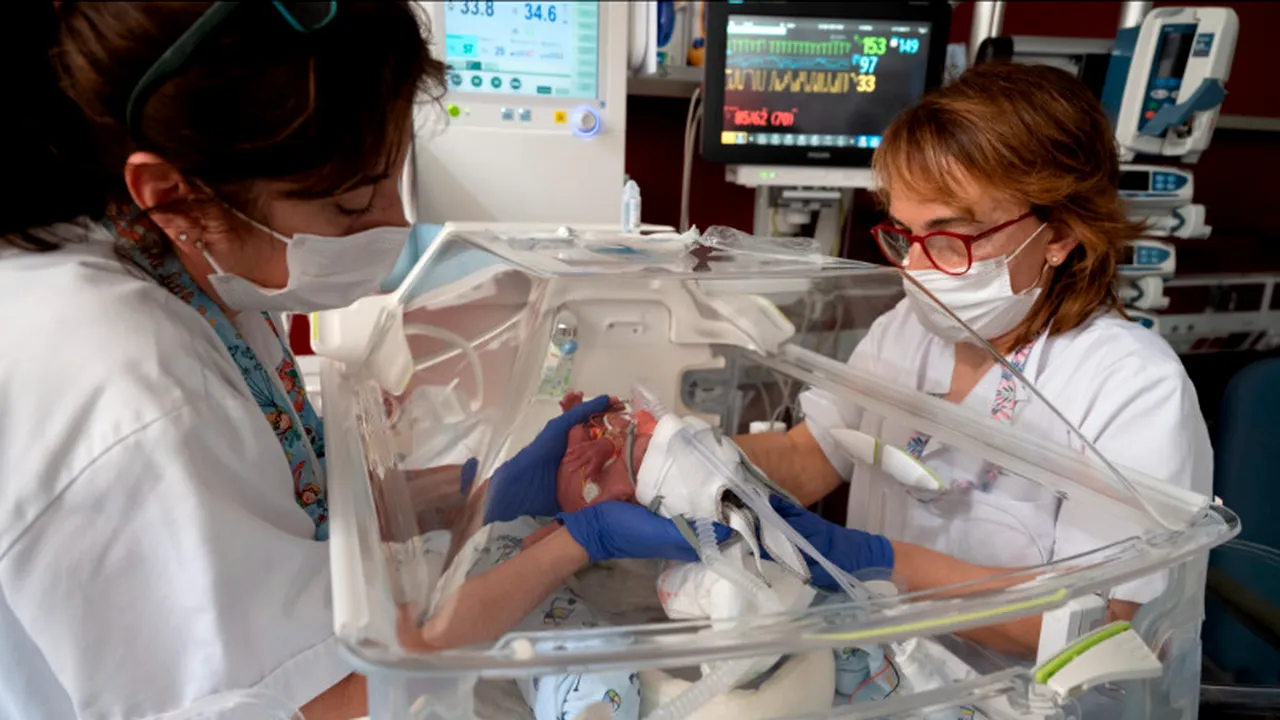 A doua naştere cu ajutorul unui uter transplantat în corpul mamei, în Spania