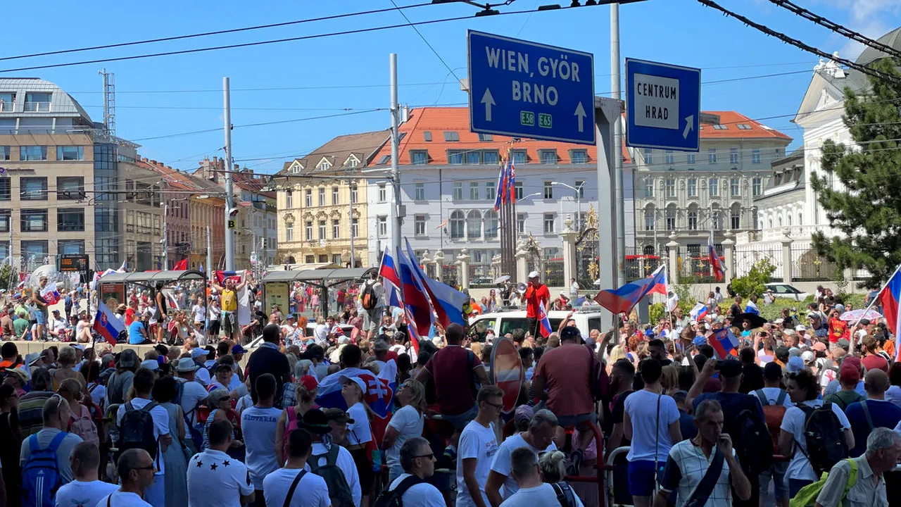 Noi proteste în capitala Slovaciei faţă de măsurile antiepidemice