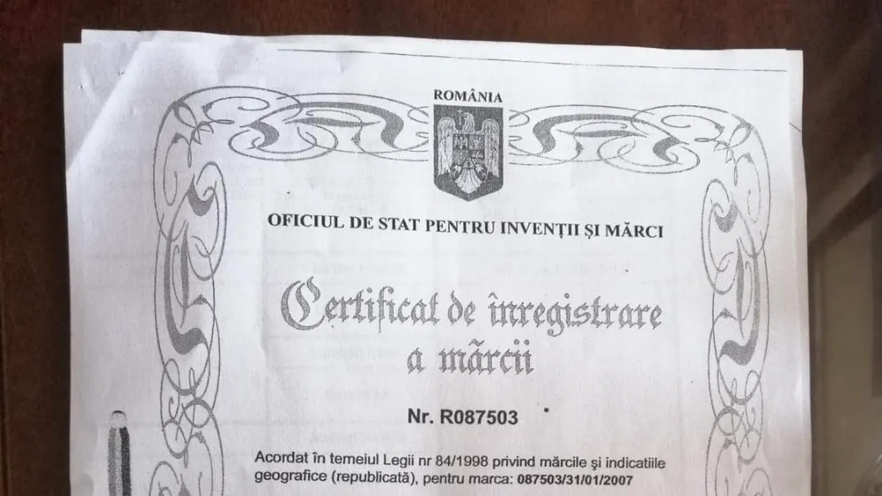 PREZENTUL FĂRĂ PERDEA Marius Oprea / Ceauşescu e ”marcă înregistrată”: nu se mai pot scrie cărţi despre el, nu poate fi nici ”decoraţiune pentru Crăciun”, nici măcar îngrăşămînt de flori