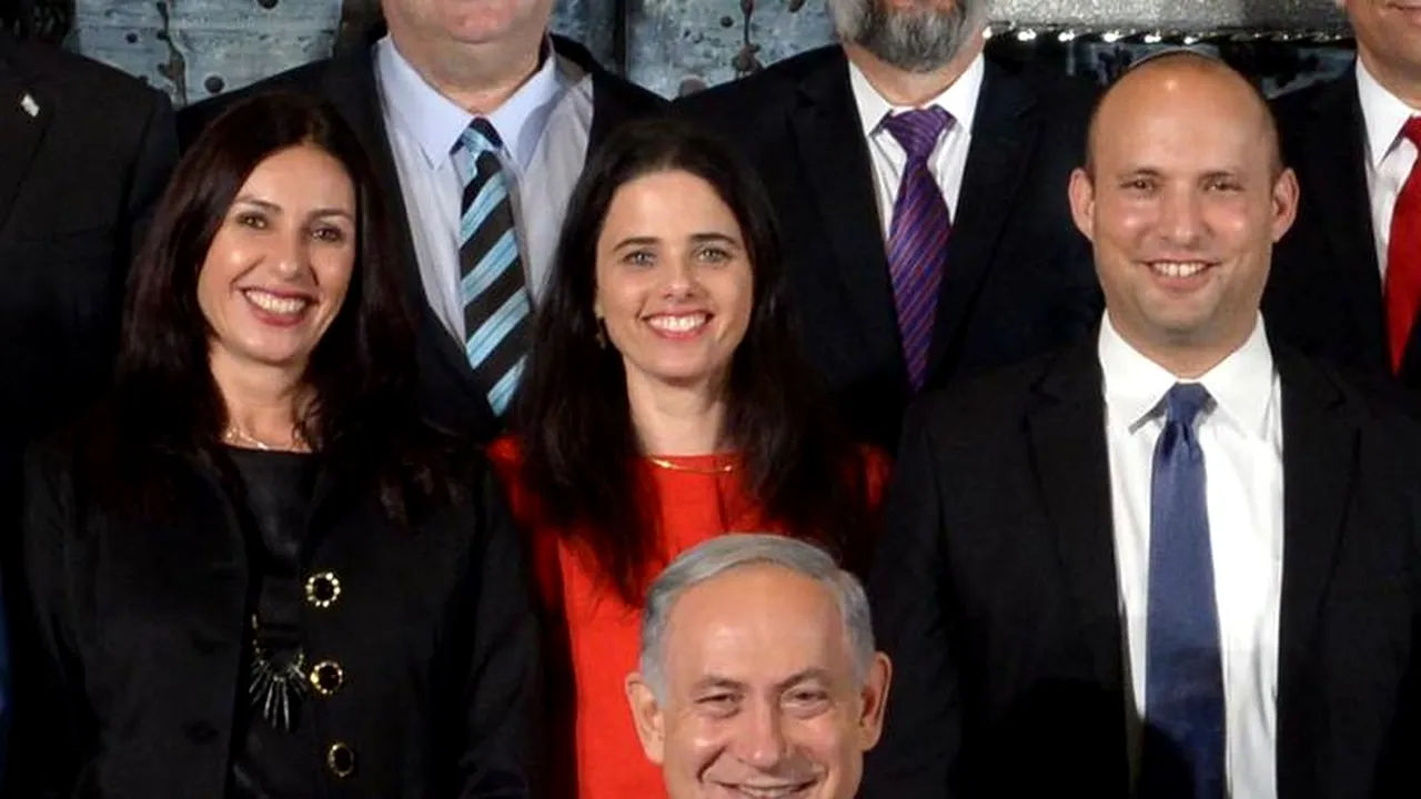 COMENTARIU Lelia Munteanu | Personajul pregătit să-i succeadă lui Netanyahu - o grenadă în canistra cu petrol a Orientului Mijlociu