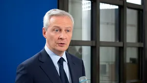 Ministrul de Finanţe, ameninţat cu moartea în Franţa: Bruno le Maire a primit mai multe scrisori, inclusiv una care conţinea gloanţe