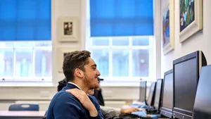 Regatul Unit. Prima clasă fără profesori umani se deschide la Londra