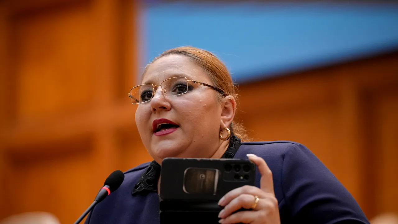 Diana Şoşoacă: Acum mă mai opriţi să candidez sau veţi da încă o lovitură de stat?