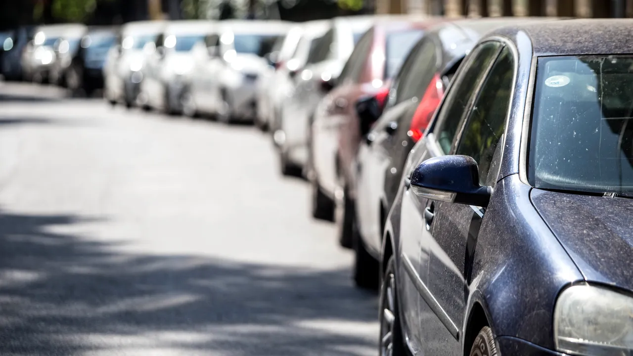 Proiect: Maşinile zgomotoase vor putea circula doar ziua în Capitală