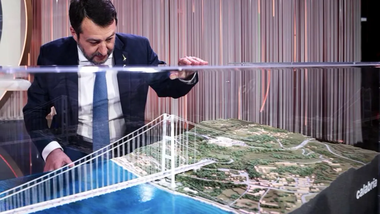 Salvini începe construirea unui pod între Italia continentală și Sicilia, proiect care trenează de 10 ani