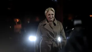Şedinţă CEx tensionată la PSD | Viorica Dăncilă şi-a anunţat demisia din funcţia de preşedinte al PSD, conducerea partidului, dizolvată: E un moment de demnitate /Ciolacu: Nu a picat niciun cap azi