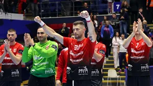 Dinamo București s-a calificat dramatic în TOP 12 al Ligii Campionilor la handbal. Victorie în Franța și ajutor de la Barcelona