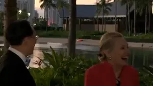 Cum reacţionează Hillary Clinton la vederea unui bărbat aproape gol - VIDEO