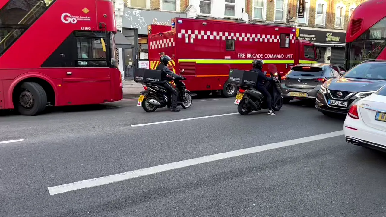 Accidentul de la şcoala din Londra: un copil a murit, femeia aflată la volan a fost reţinută