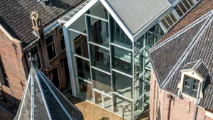 Jaful tezaurului dacic a provocat daune de un sfert de milion de euro Muzeului Drents din Olanda