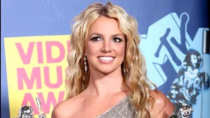 Britney Spears a obţinut trei premii la MTV Video Music Awards (Video şi Galerie Foto)