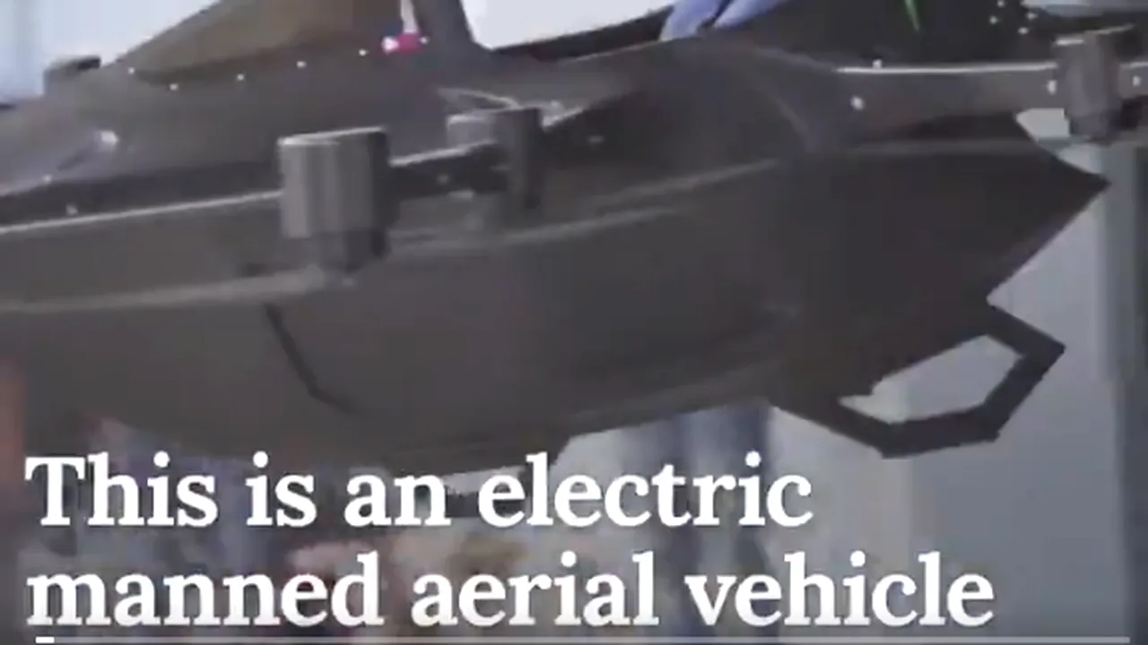 DRONĂ cu pilot, momente unice. Show realizat de un inventator care a zburat cu o drona creată de el, timp de 15 minute - VIDEO