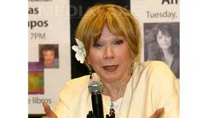 Shirley Maclaine a făcut sex cu trei bărbaţi într-o singură zi