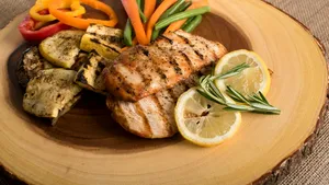 35% dintre europeni sunt dispuși să consume carne cultivată