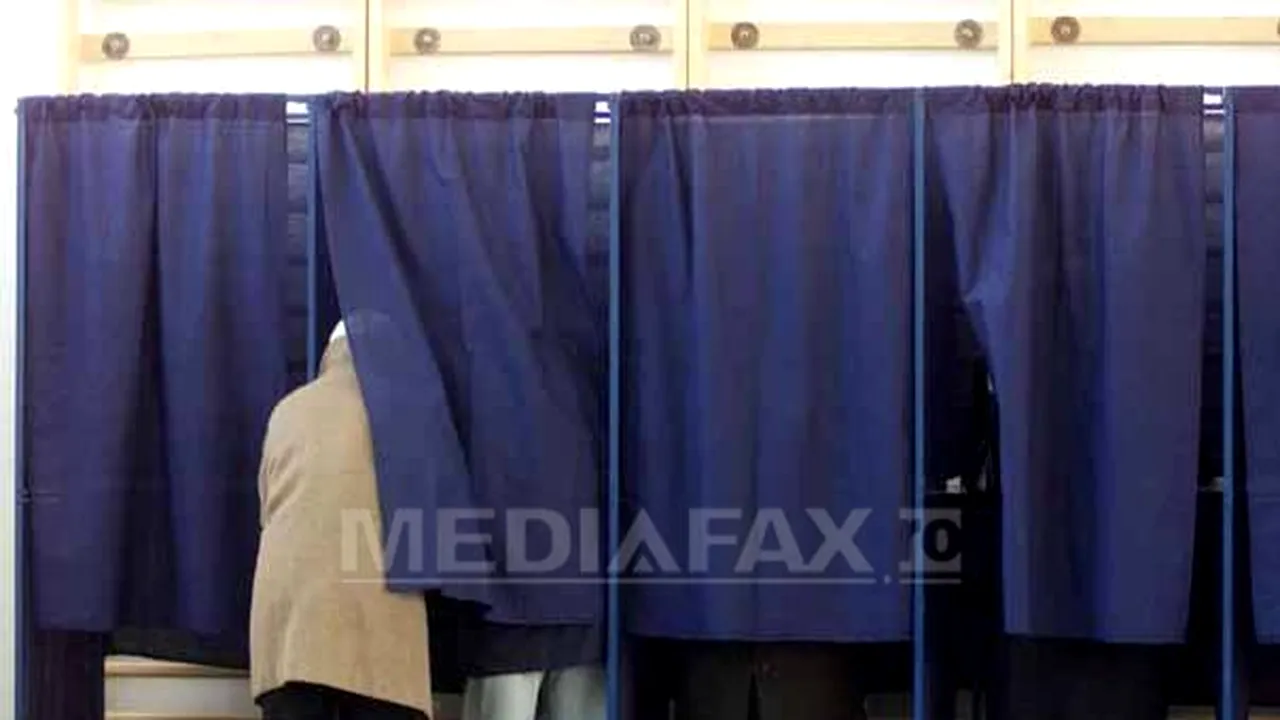 REFERENDUM 2012: Peste 18 milioane de alegători sunt aşteptaţi duminică la urne