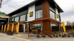 McDonald’s investește peste 400.000 de dolari pentru cazarea gratuită a familiilor copiilor bolnavi din Ucraina