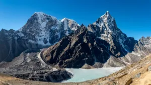 Dovada că oamenii încă evoluează. Descoperirea surprinzătoare din Himalaya